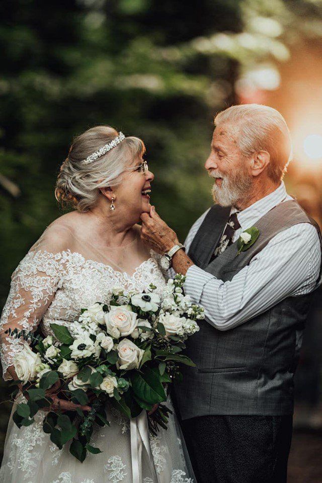 Sorprende a sus abuelos con una hermosa sesión para su aniversario de bodas