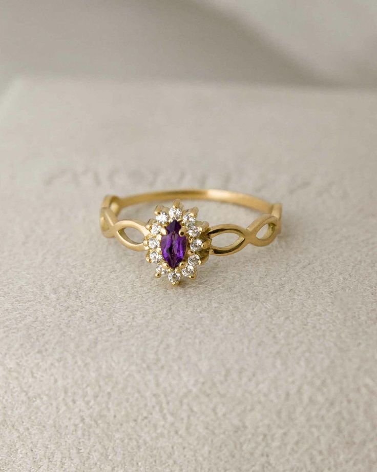 Anel de Formatura Ouro 18k Ametista Roxa Natural 12 brilhantes