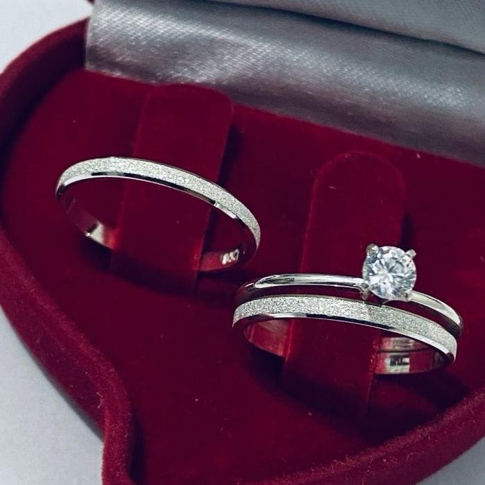 Par de Alianças de Prata 3mm com Solitário + Gravação + Caixinha