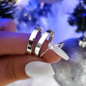 Par de Alianças de Prata 4mm com Solitário + Gravação + Caixinha