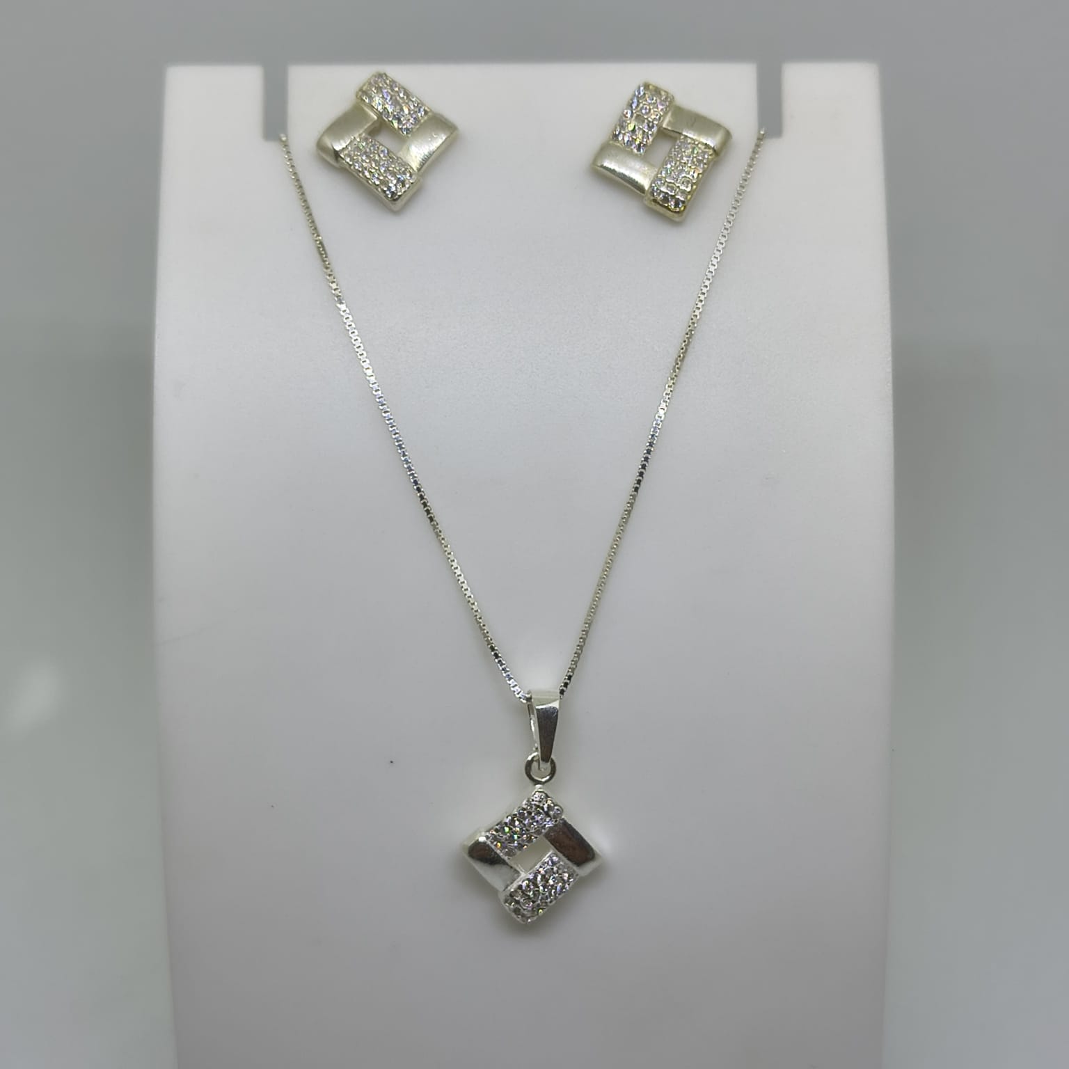 Conjunto Quadrado zircônia 45cm