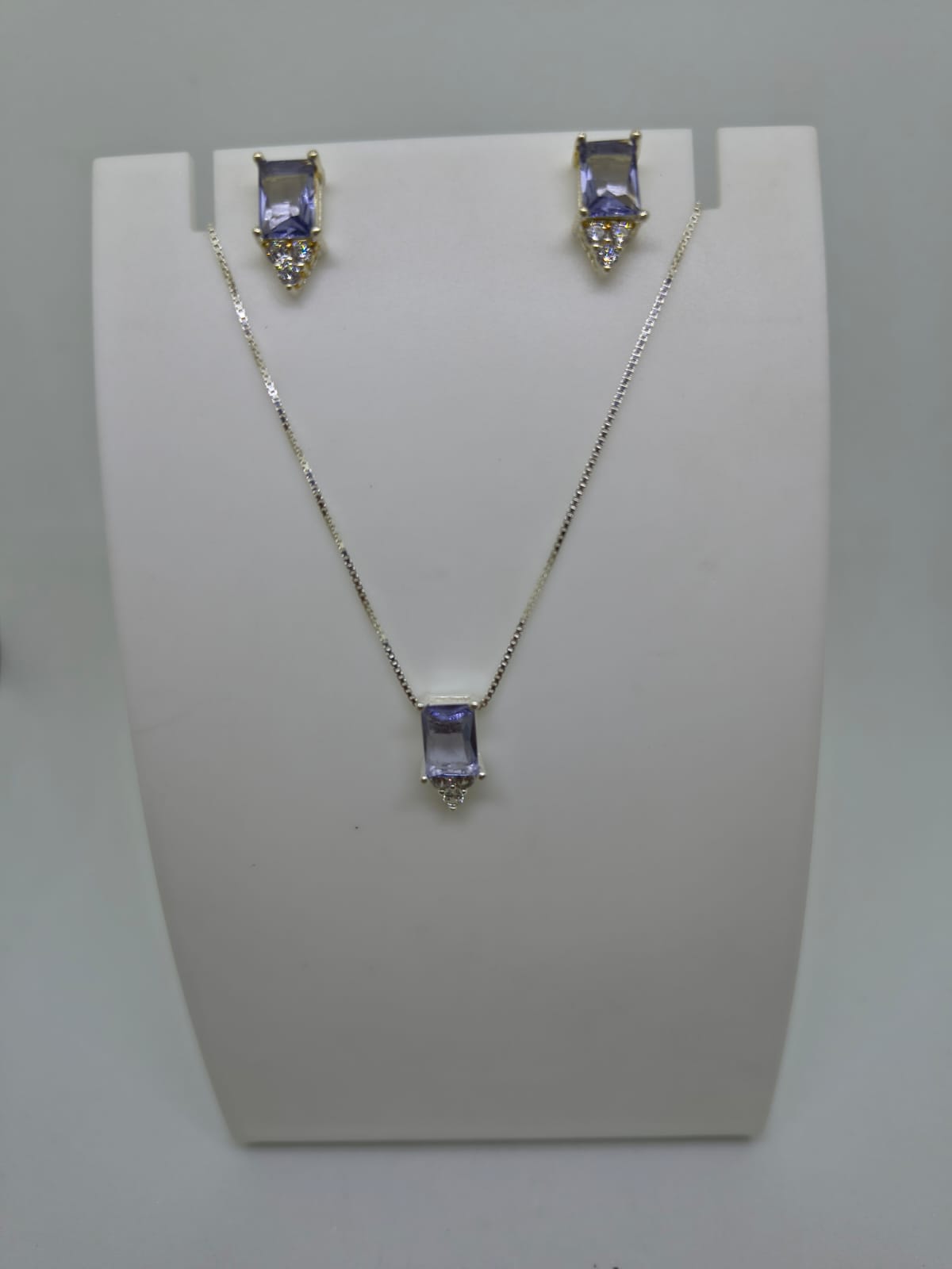 Conjunto Pedra Lilás Zircônia branca 45cm