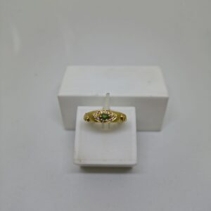 Anel de Formatura Esmeralda sintética com Zircônias branca