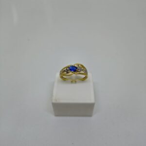 Anel de Formatura Safira sintética com 6 zircônias branca