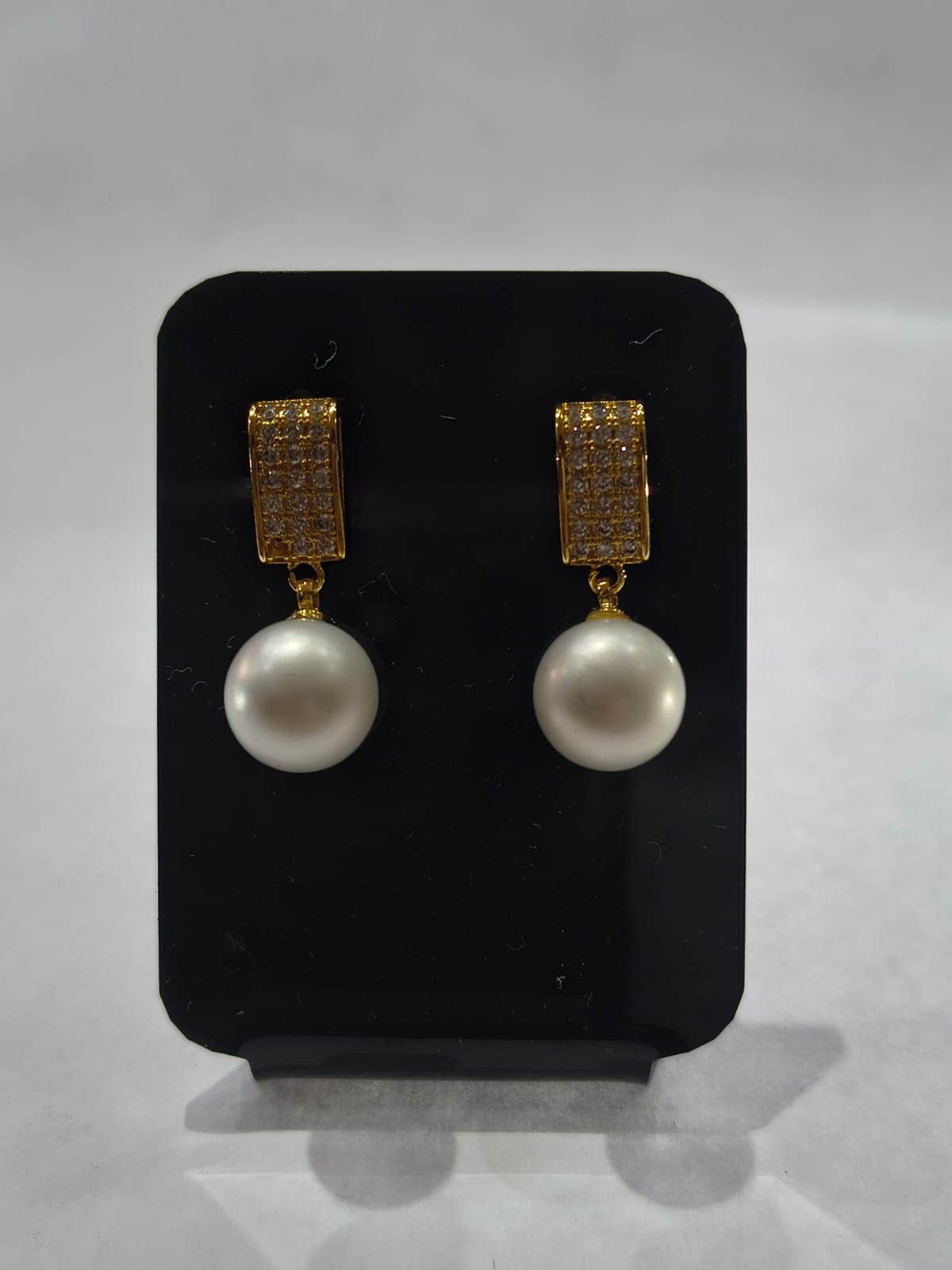 Brinco Pérola com Zircônias