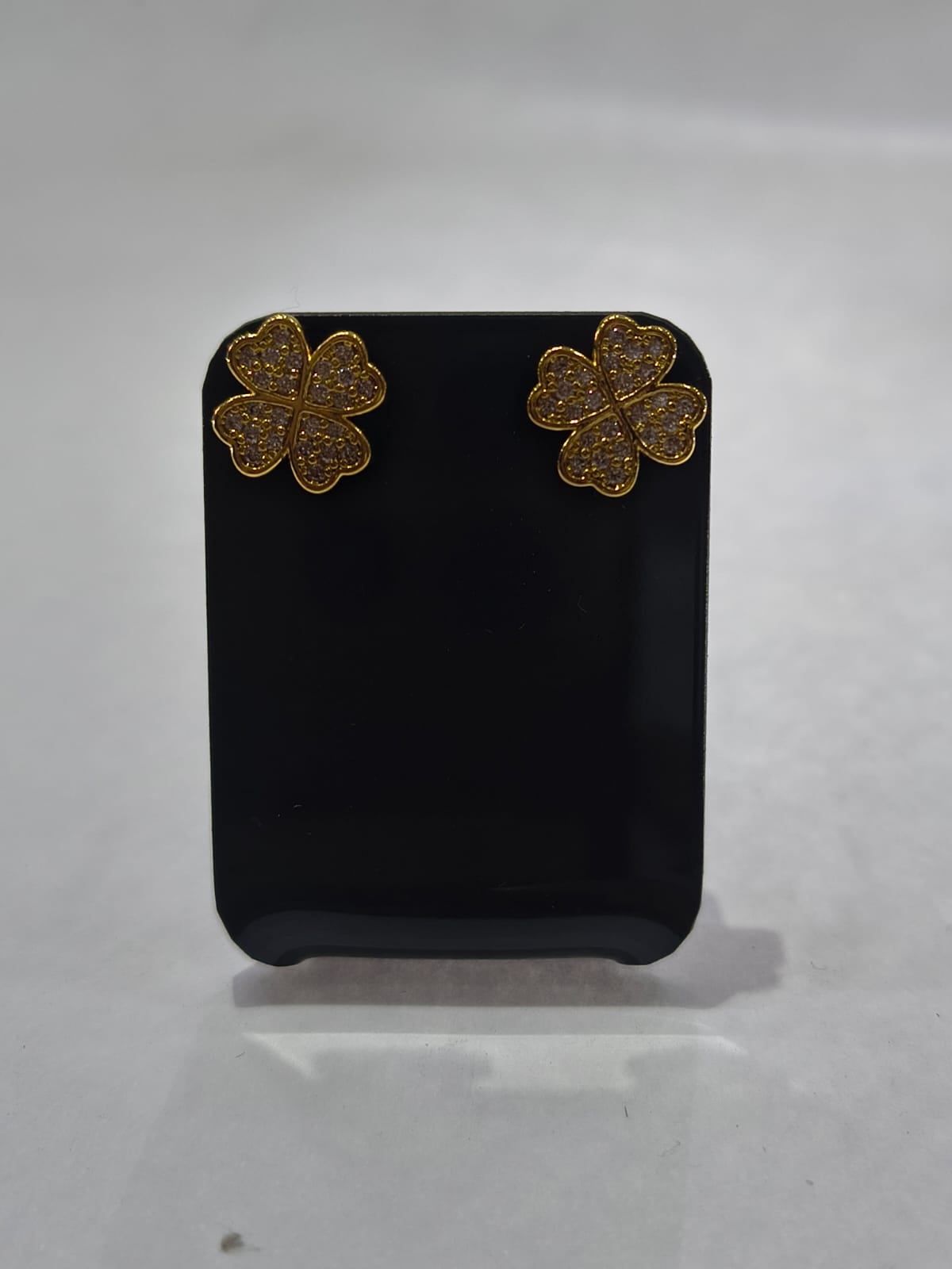 Brinco Trevo com Zircônia