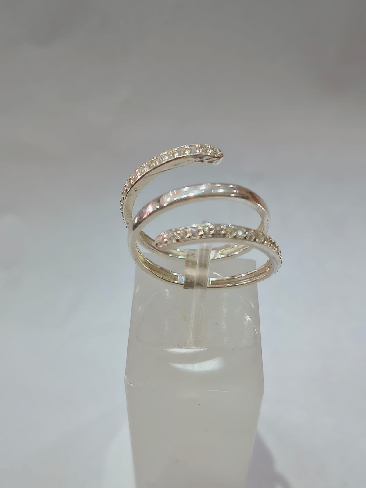 Anel Espiral com Zircônia